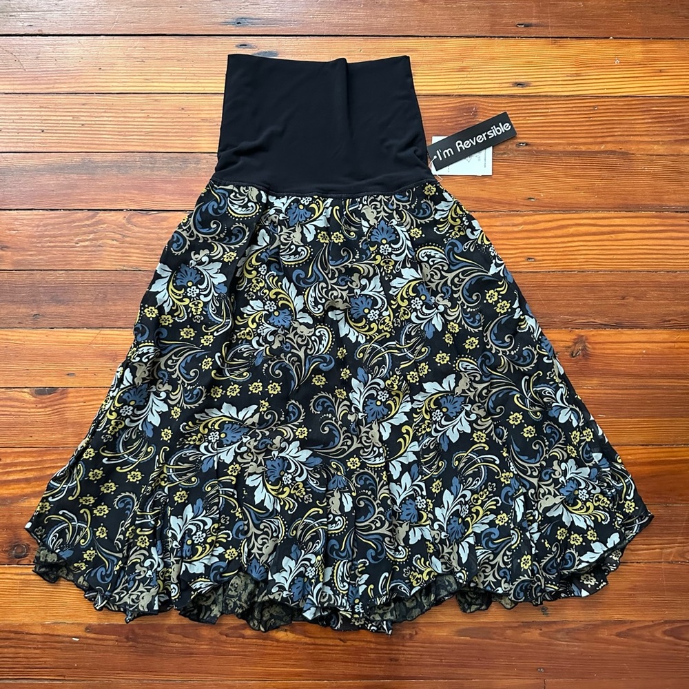 NWT Cabi reversible skirt small